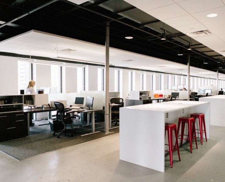 "MIDTOWN LOFT OFFICE – Open Layout & Flexible Use – Great Natural Light - Commercial Lease"